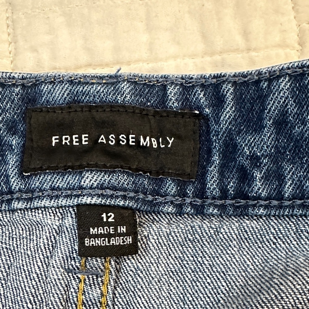 Free Assembly sz 12 Wide Leg High Rise Cuff Straight Leg - Picture 3 of 10